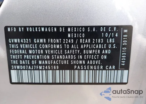 2015 Volkswagen Jetta 1.8T Se z USA, uszkodzony, nr VIN 3VWD07AJ7FM245169